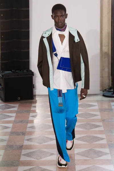 Look 37